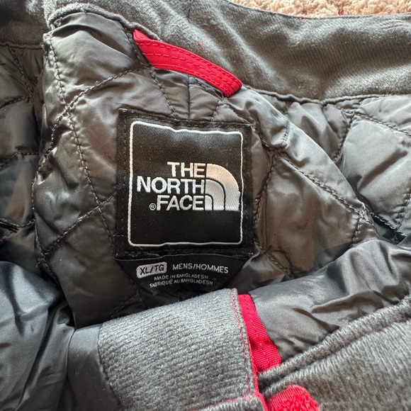 Men's Red North Face Ski Pants - Picture 5 of 5